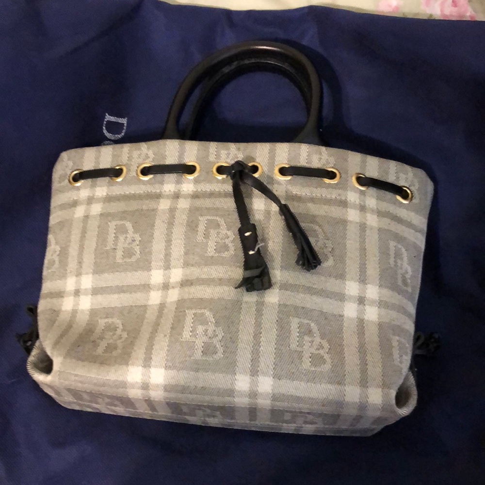 Dooney & bourke small tote!